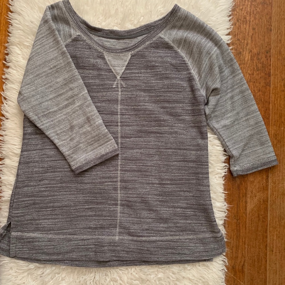 3/4 length sleeve sweatshirt